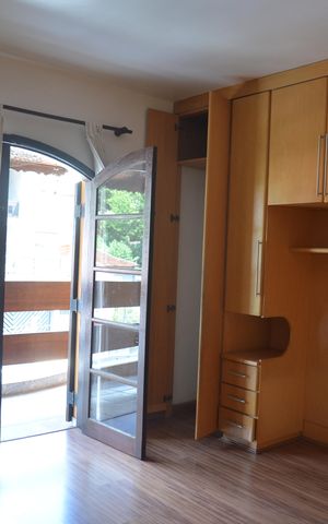 Casa à venda com 380m², 5 quartos e 2 vagasQuarto 4