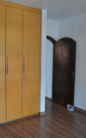 Casa à venda com 380m², 5 quartos e 2 vagasQuarto 4