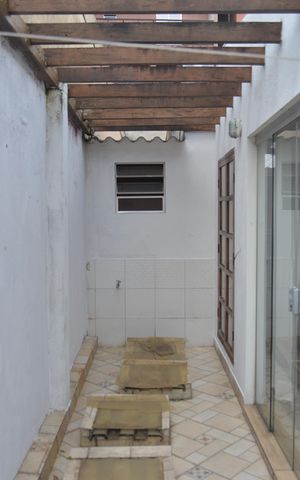 Casa à venda com 380m², 5 quartos e 2 vagasCorredor
