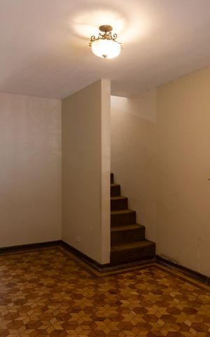 Casa à venda com 125m², 2 quartos e 2 vagas Casa à venda com 125m², 2 quartos e 2 vagasSala