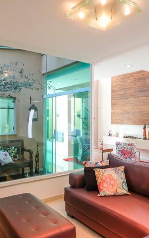 Casa à venda com 465m², 3 quartos e 7 vagasSala