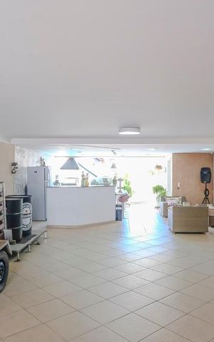 Casa à venda com 465m², 3 quartos e 7 vagasGaragem e área de lazer