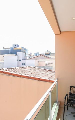 Casa à venda com 465m², 3 quartos e 7 vagasVaranda da suíte 1