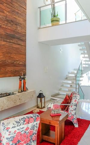 Casa à venda com 465m², 3 quartos e 7 vagasSala