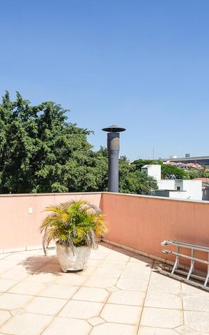 Casa à venda com 465m², 3 quartos e 7 vagasVaranda