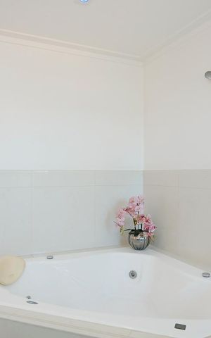 Casa à venda com 465m², 3 quartos e 7 vagasBanheiro da suíte 1