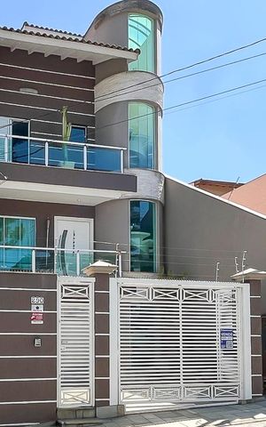 Casa à venda com 465m², 3 quartos e 7 vagasfachada + plaquinha