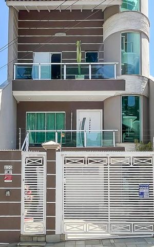 Casa à venda com 465m², 3 quartos e 7 vagasfachada + plaquinha