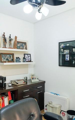 Casa à venda com 465m², 3 quartos e 7 vagasEscritório