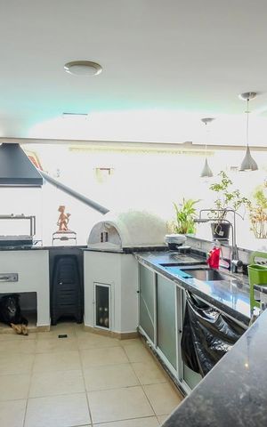 Casa à venda com 465m², 3 quartos e 7 vagasGaragem e área de lazer