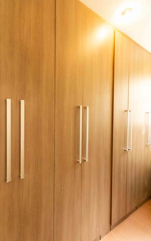 Casa à venda com 360m², 3 quartos e 2 vagas Casa à venda com 360m², 3 quartos e 2 vagasCloset