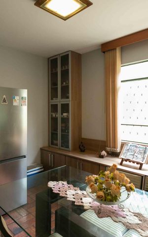 Casa à venda com 360m², 3 quartos e 2 vagas Casa à venda com 360m², 3 quartos e 2 vagasCopa