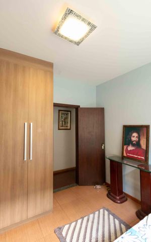 Casa à venda com 360m², 3 quartos e 2 vagas Casa à venda com 360m², 3 quartos e 2 vagasQuarto 1