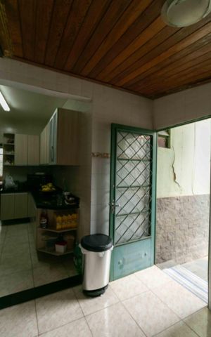 Casa à venda com 360m², 3 quartos e 2 vagas Casa à venda com 360m², 3 quartos e 2 vagasCozinha