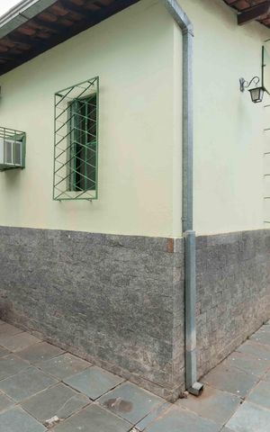 Casa à venda com 360m², 3 quartos e 2 vagas Casa à venda com 360m², 3 quartos e 2 vagasÁrea Externa
