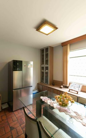 Casa à venda com 360m², 3 quartos e 2 vagas Casa à venda com 360m², 3 quartos e 2 vagasCopa