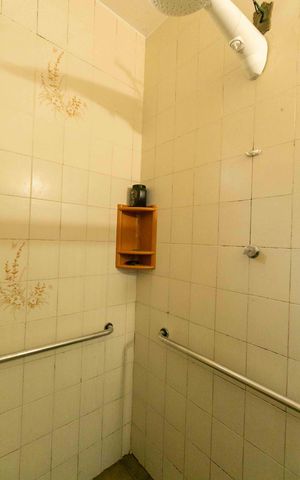 Casa à venda com 360m², 3 quartos e 2 vagas Casa à venda com 360m², 3 quartos e 2 vagasBanheiro Social