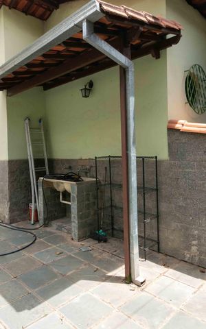 Casa à venda com 360m², 3 quartos e 2 vagas Casa à venda com 360m², 3 quartos e 2 vagasÁrea Externa