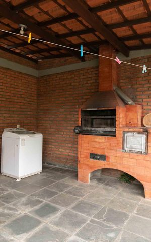 Casa à venda com 360m², 3 quartos e 2 vagas Casa à venda com 360m², 3 quartos e 2 vagasVaranda gourmet