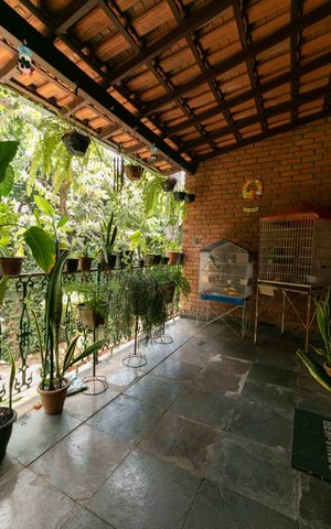 Casa à venda com 360m², 3 quartos e 2 vagas Casa à venda com 360m², 3 quartos e 2 vagasVaranda