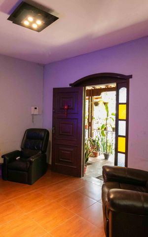 Casa à venda com 360m², 3 quartos e 2 vagas Casa à venda com 360m², 3 quartos e 2 vagasSala