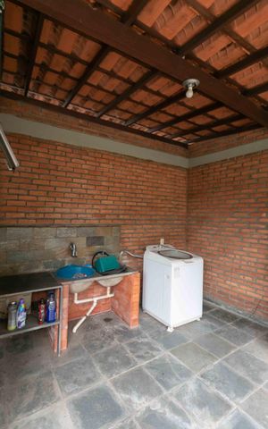 Casa à venda com 360m², 3 quartos e 2 vagas Casa à venda com 360m², 3 quartos e 2 vagasÁrea de Serviço