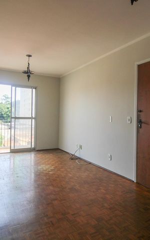 Apartamento à venda com 70m², 2 quartos e 1 vaga Apartamento à venda com 70m², 2 quartos e 1 vagaSala