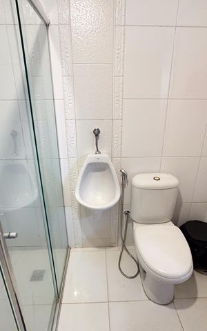 Casa à venda com 400m², 5 quartos e 3 vagas Casa à venda com 400m², 5 quartos e 3 vagasBanheiro Social