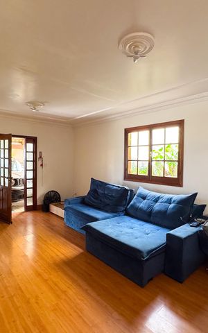 Casa à venda com 400m², 5 quartos e 3 vagas Casa à venda com 400m², 5 quartos e 3 vagasSala