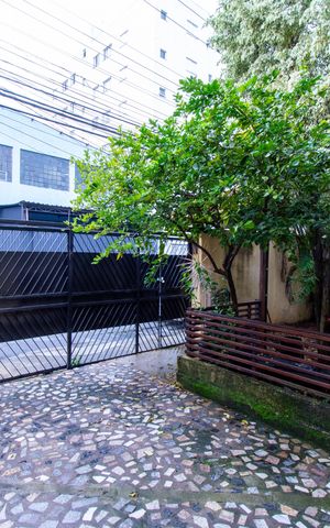 Casa à venda com 253m², 2 quartos e 1 vaga Casa à venda com 253m², 2 quartos e 1 vagaÁrea externa