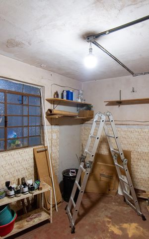 Casa à venda com 253m², 2 quartos e 1 vaga Casa à venda com 253m², 2 quartos e 1 vagaEdícula