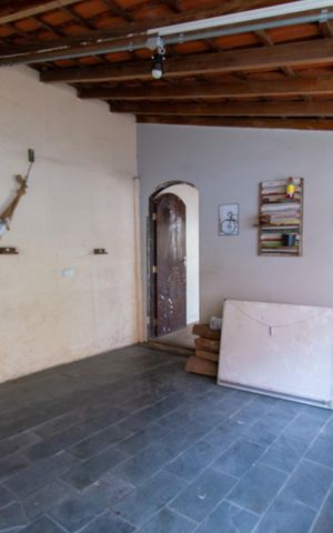 Casa à venda com 253m², 2 quartos e 1 vaga Casa à venda com 253m², 2 quartos e 1 vagaVaranda