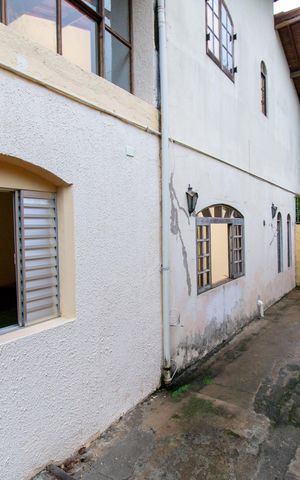 Casa à venda com 253m², 2 quartos e 1 vaga Casa à venda com 253m², 2 quartos e 1 vagaÁrea externa