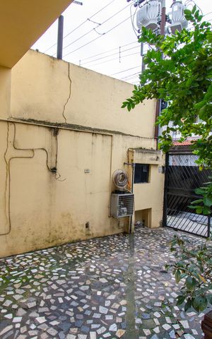 Casa à venda com 253m², 2 quartos e 1 vaga Casa à venda com 253m², 2 quartos e 1 vagaÁrea externa