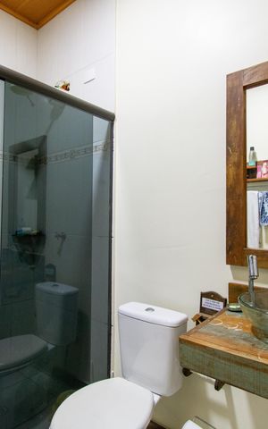 Casa à venda com 253m², 2 quartos e 1 vaga Casa à venda com 253m², 2 quartos e 1 vagaBanheiro da Suíte