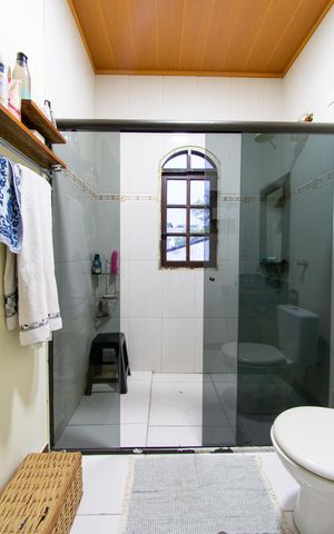 Casa à venda com 253m², 2 quartos e 1 vaga Casa à venda com 253m², 2 quartos e 1 vagaBanheiro da Suíte
