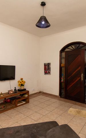 Casa à venda com 253m², 2 quartos e 1 vaga Casa à venda com 253m², 2 quartos e 1 vagaSala
