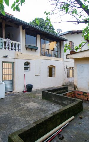 Casa à venda com 253m², 2 quartos e 1 vaga Casa à venda com 253m², 2 quartos e 1 vagaQuintal