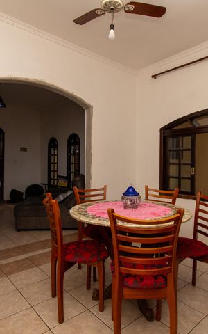 Casa à venda com 253m², 2 quartos e 1 vaga Casa à venda com 253m², 2 quartos e 1 vagaSala de Jantar
