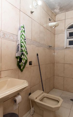 Casa à venda com 253m², 2 quartos e 1 vaga Casa à venda com 253m², 2 quartos e 1 vagaBanheiro Corredor