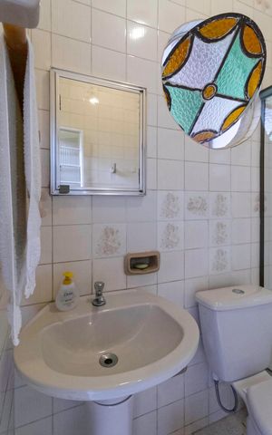 Casa à venda com 480m², 5 quartos e 2 vagas Casa à venda com 480m², 5 quartos e 2 vagasBanheiro Social 2