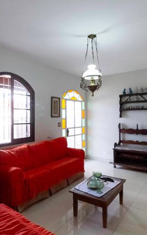 Casa à venda com 480m², 5 quartos e 2 vagas Casa à venda com 480m², 5 quartos e 2 vagasSala