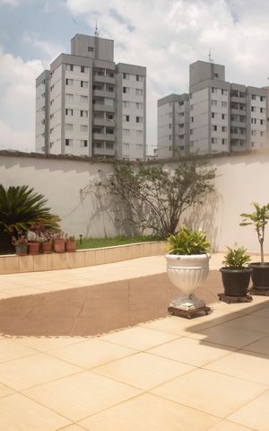 Casa à venda com 330m², 3 quartos e 4 vagasQuintal