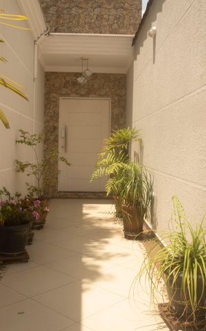 Casa à venda com 330m², 3 quartos e 4 vagasQuintal da frente