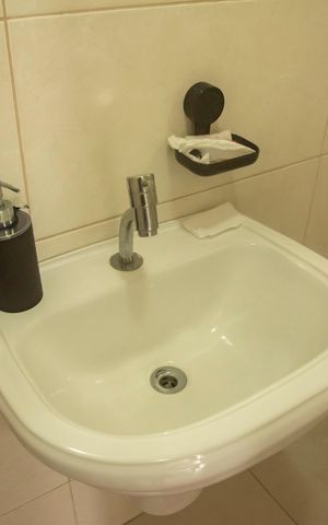 Casa à venda com 330m², 3 quartos e 4 vagasBanheiro de Serviço