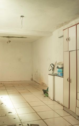 Casa à venda com 330m², 3 quartos e 4 vagasSalão/Depósito