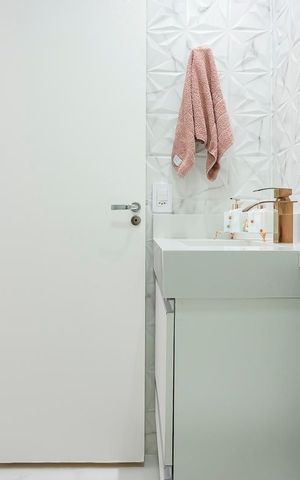 Apartamento à venda com 75m², 3 quartos e 2 vagasBanheiro da suíte