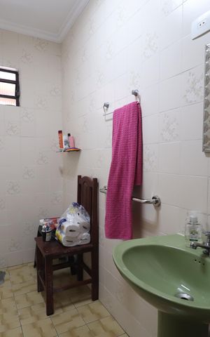 Casa à venda com 137m², 3 quartos e 2 vagasBanheiro 2