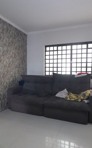Casa à venda com 137m², 3 quartos e 2 vagasSala