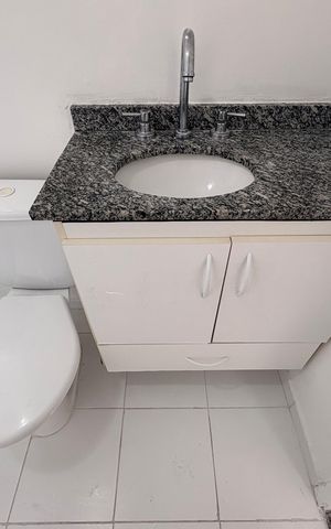 Apartamento à venda com 75m², 2 quartos e 2 vagas Apartamento à venda com 75m², 2 quartos e 2 vagasBanheiro da Suíte
